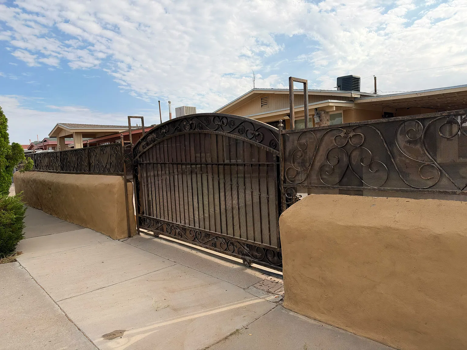 3 bed, 975 sqft, $1,400 — Photo 3