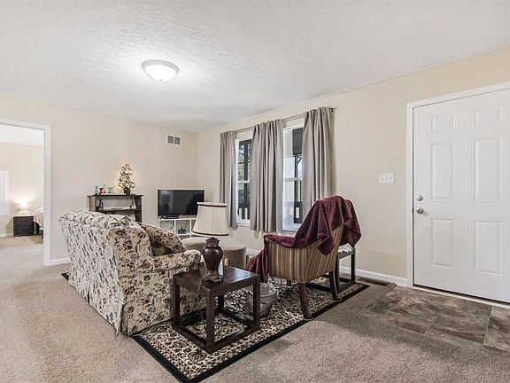 5th image of 496 Dock Parrish Rd