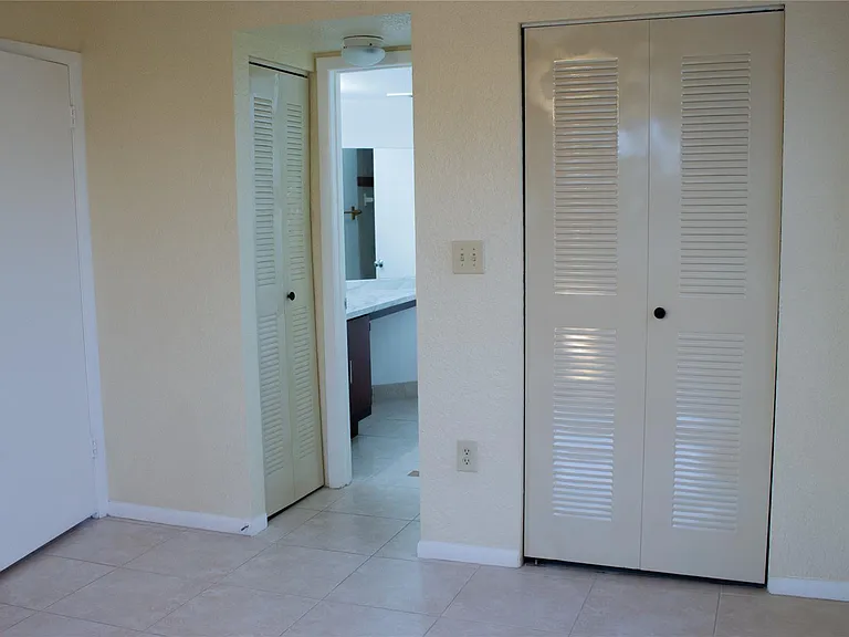 2861 N Oakland Forest Dr #307 — Photo 16