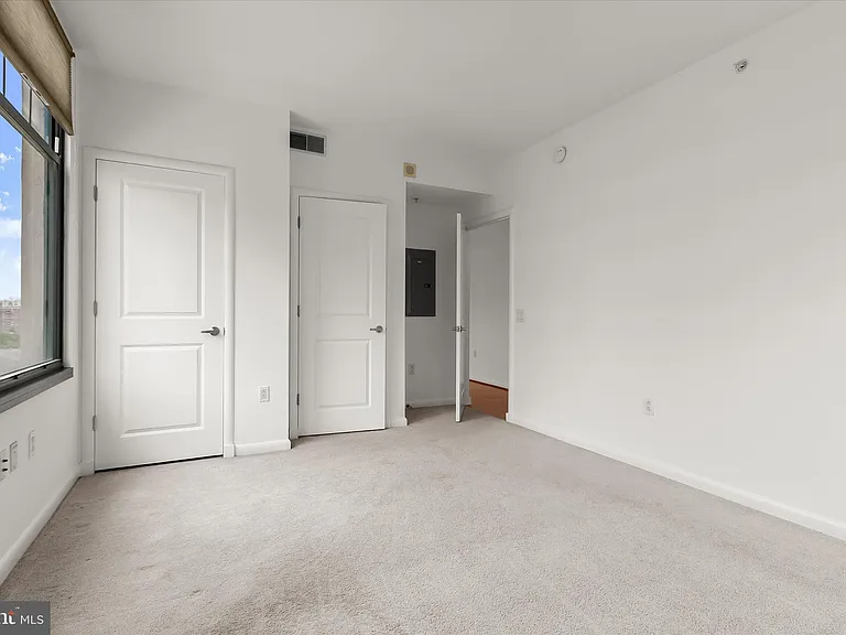 1021 Garfield St #905 — Photo 30