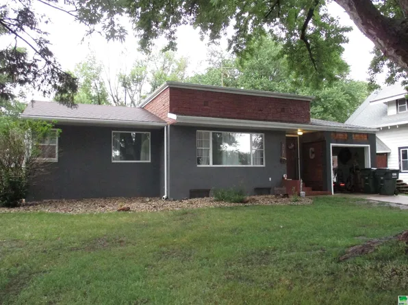 307 S 2nd St, Moville, IA 51039