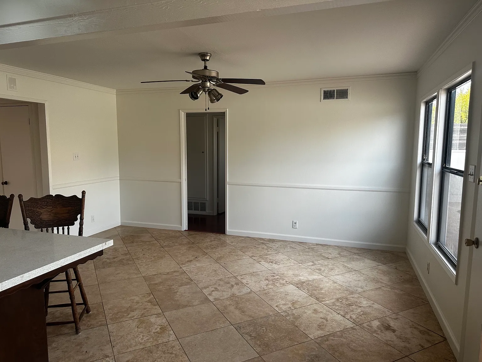 3 bed, 1364 sqft, $3,700 — Photo 4