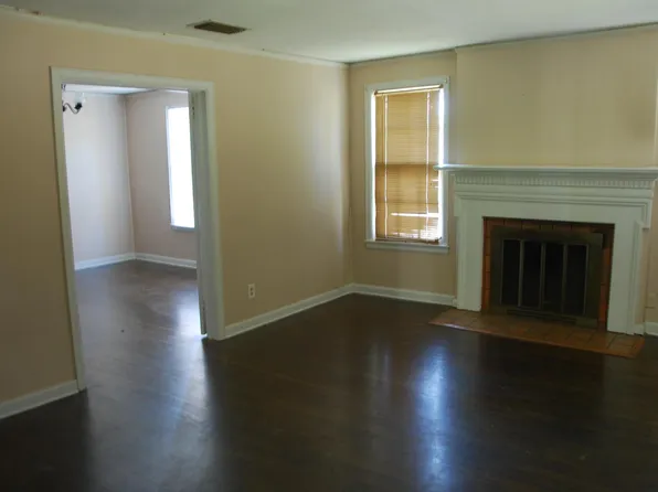 1828 Old Shell Rd, Mobile, AL 36607
