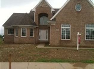 807 Pineridge, Oxford, MI 48371