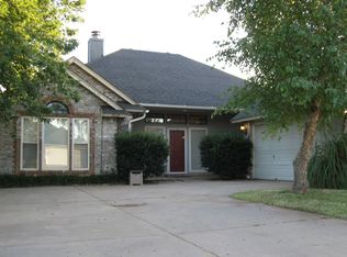 2112 Mark Rd, Edmond, OK 73003