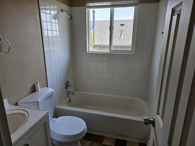 2610 King St #4 — Photo 7