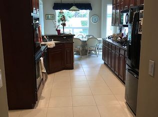 10104 Hyacinth Dr, Bakersfield, CA