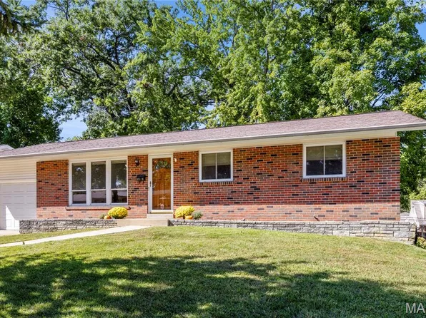 2311 Rosegarden Dr, Saint Louis, MO 63125