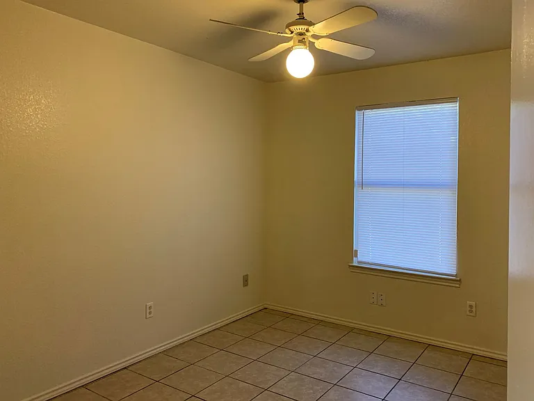 1708 Benttree Dr — Photo 13