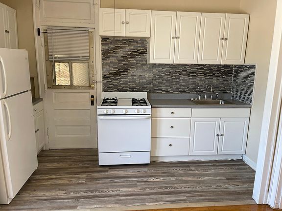 2nd image of 913 Sherman Ave APT 311