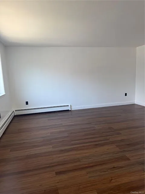 3 bed, 1.0 bath, 2920 sqft, $3,500 — Photo 4