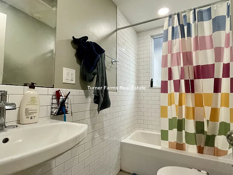 23 Evergreen St #2L — Photo 20