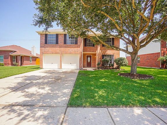 MOVE-IN READY! This Home has had the Entire House Exterior (Brich and Plank), Windows, Driveway, and Sidewalk Power Washed! Well Maintained Landscaping with Fresh Mulch and a Beautifully Trimmed Tree that Provides Shade for Your Entire Front Yard.