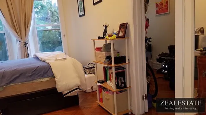 Rented by ZealEstate Group Inc | media 6