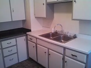 518 W Court St — Photo 3