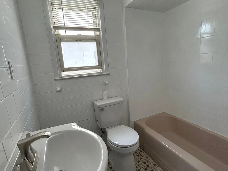 418 John St #1 — Photo 6