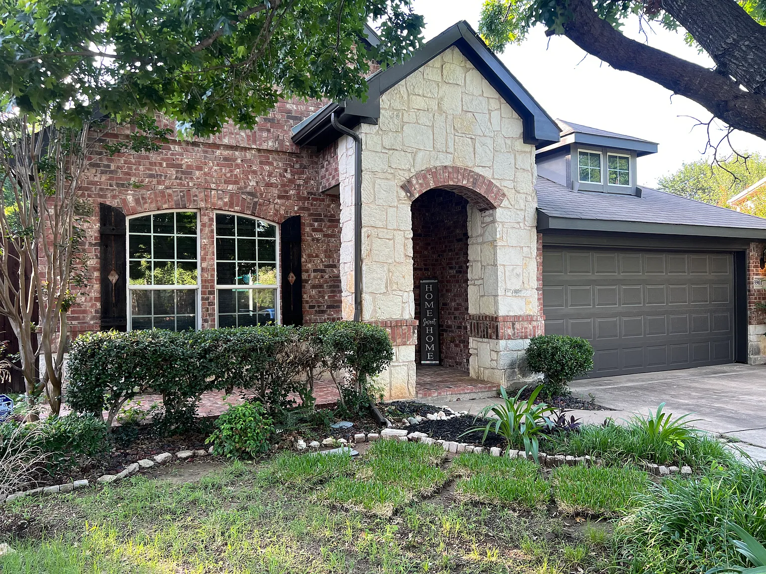 3 bed, 2731 sqft, $2,998 — Photo 2