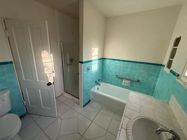 27490 Norwood St — Photo 15