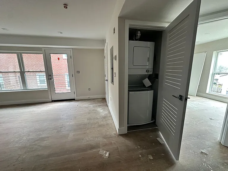 52nd Street Residences — Photo 35