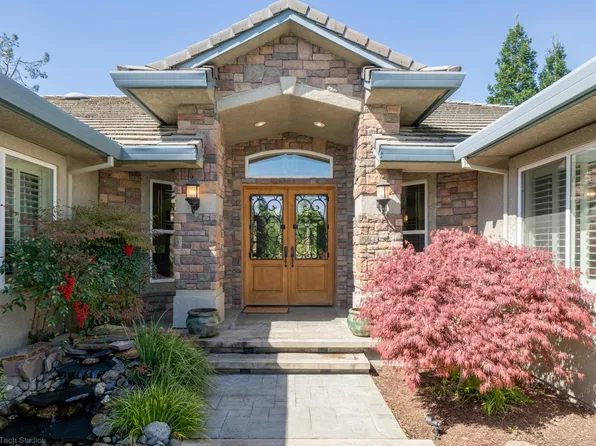 19565 San Vincente Dr, Redding, CA 96003