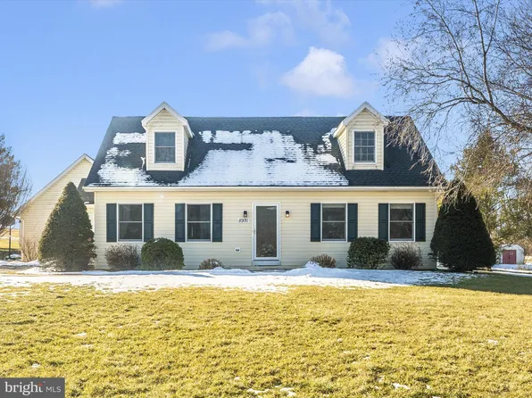 8976 Mentzer Gap Rd, Waynesboro, PA 17268