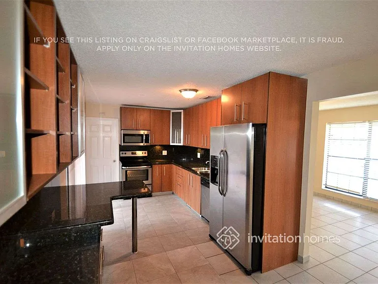 5131 SW 101st Ter — Photo 4