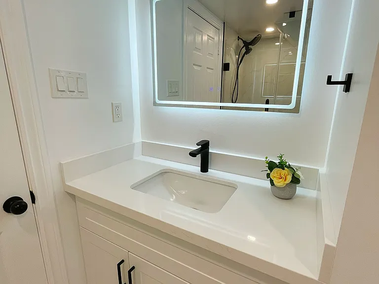 81 Celestine Dr #LOWER — Photo 10