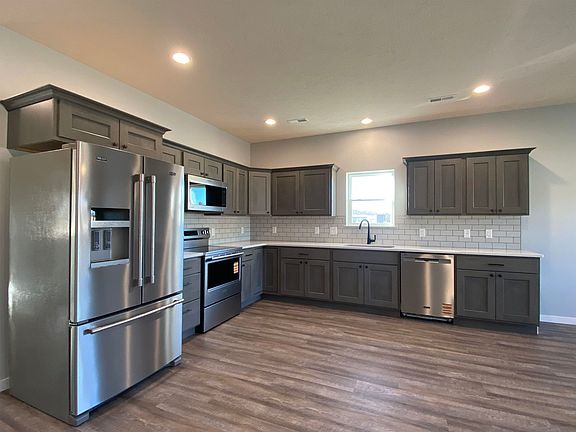 5th image of 845 9th St