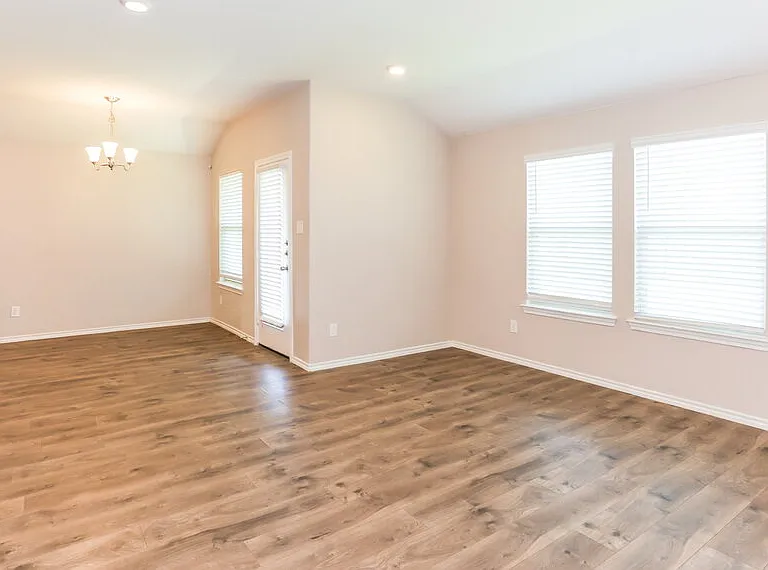 980 Alton Dr — Photo 4