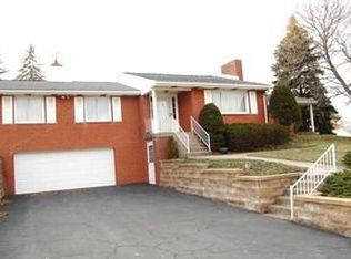 2700 Chapel Hill Dr, Pittsburgh, PA 15235