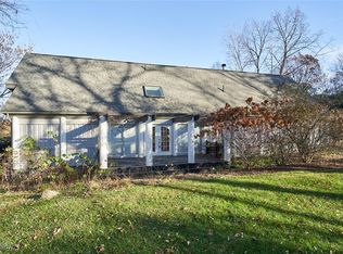 884 Merridge Rd, Akron, OH 44313