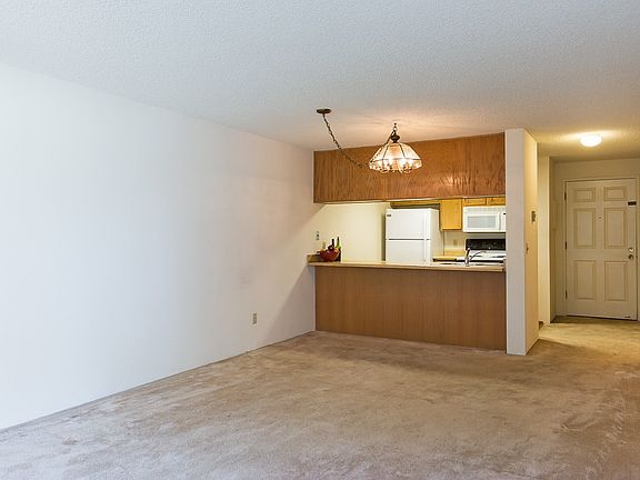 3rd image of 10501 8th Ave NE APT 134