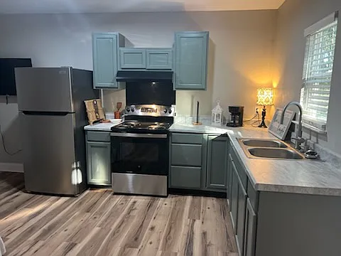 1 bed, 400 sqft, $1,200 — Photo 2