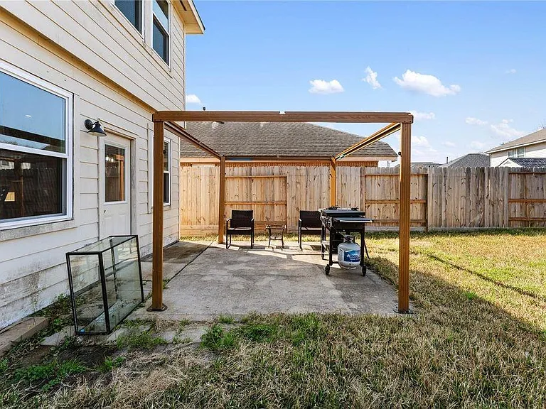 19106 Spring Meadows Ln — Photo 24