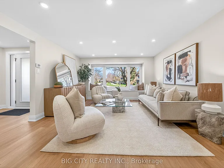 26 Carondale Cres — Photo 10