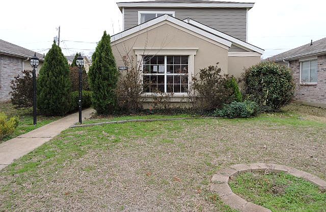 1st image of 10320 Carolina Oaks Dr