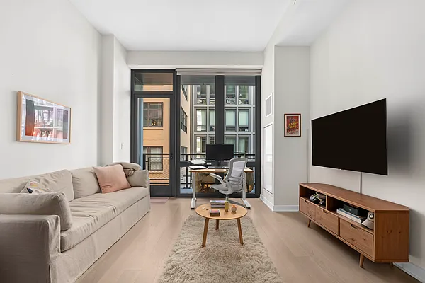 Living room, photo 1