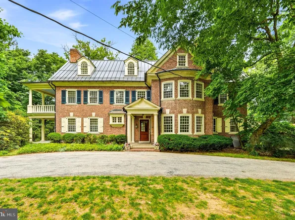 443 Saint Davids Ave, Wayne, PA 19087