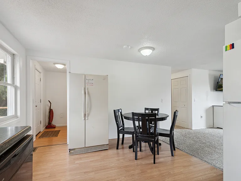 2480 Collegewood St — Photo 7
