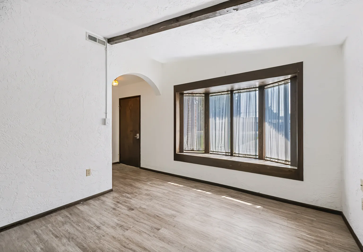 2 bed, 1437 sqft, $1,800 — Photo 4
