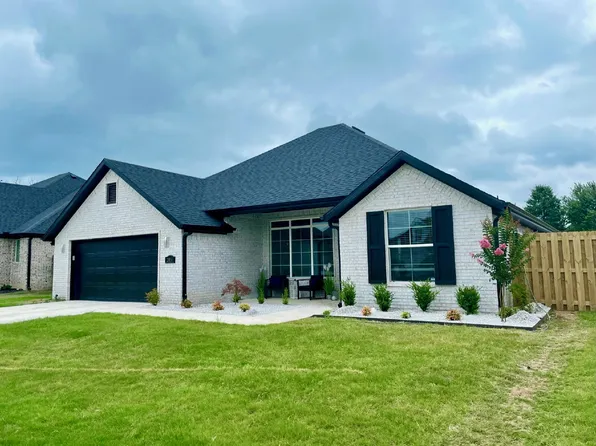 2014 W Chandler Ave, Rogers, AR 72758