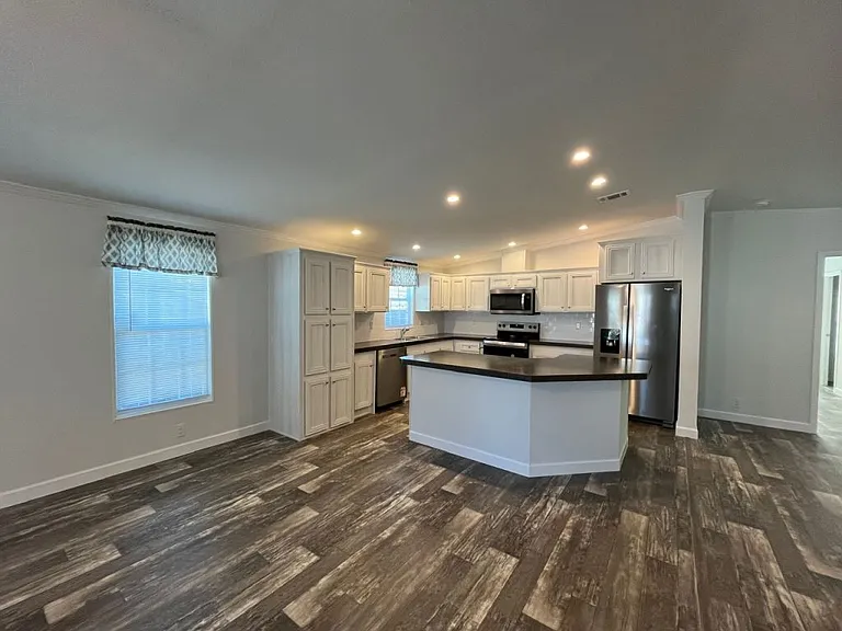 328 Eland Dr #328 — Photo 5