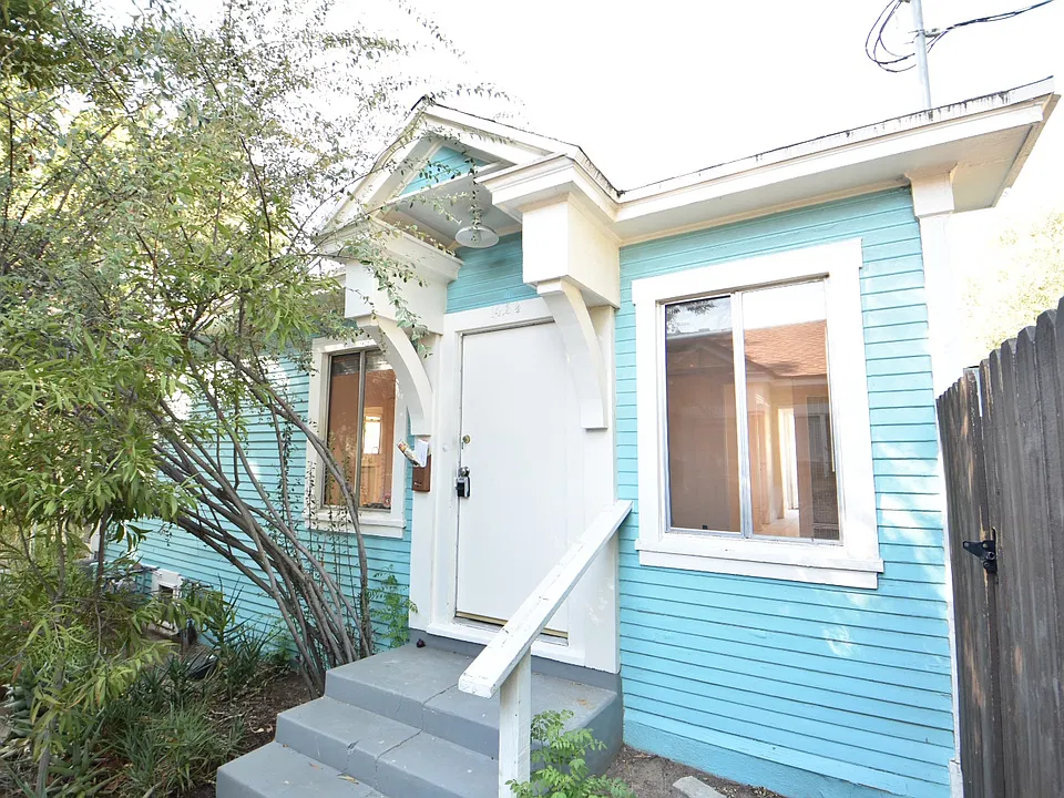 1411 N Alexandria Ave #1413-1/2