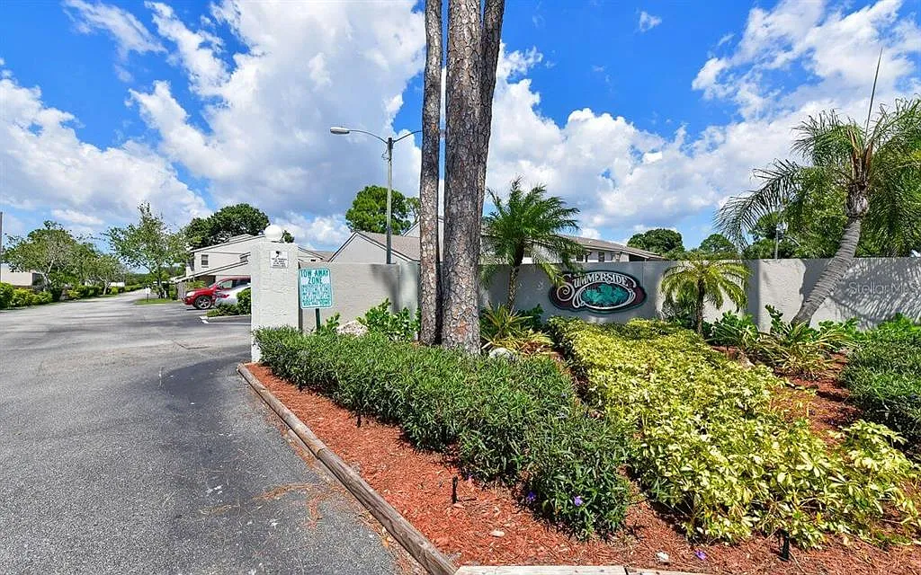 2 bed, 2.0 bath, 1125 sqft, $1,600 — Photo 3