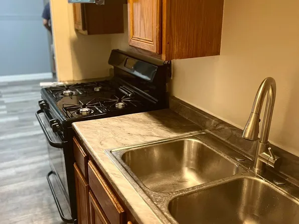 166 Purchase St #1, New Bedford, MA 02740