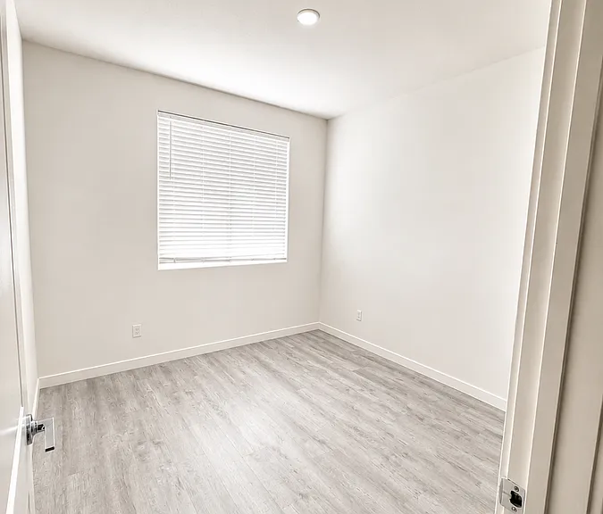 4187 Gloster Way — Photo 2