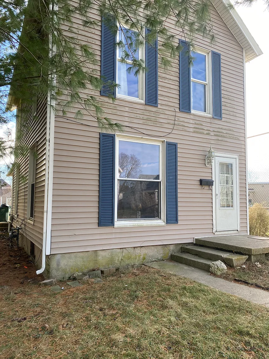 215 Randolph St photo 1