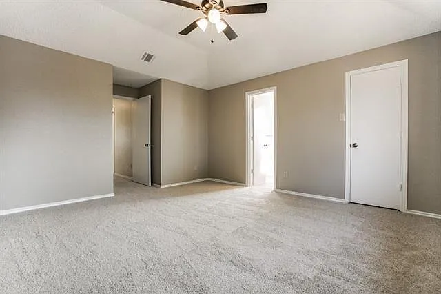 404 Tucson Ct — Photo 8