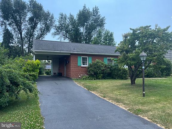 2nd image of 422 Redwood Dr