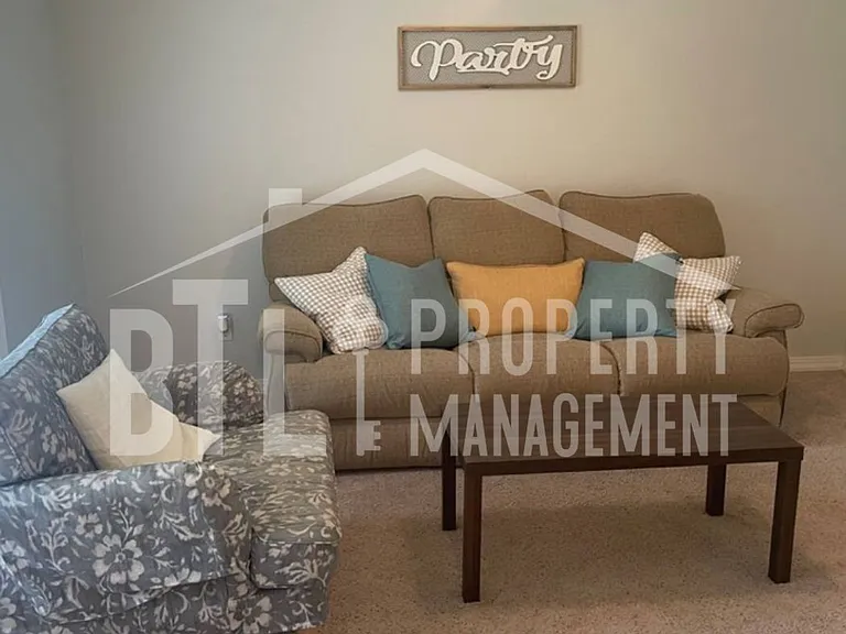 134 Lake Village Ln — Photo 7